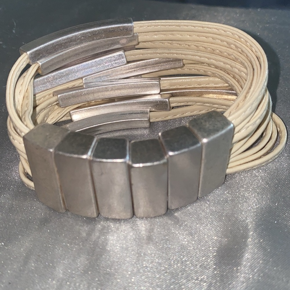 Marla Wynne Brass With Bar Multi-Layered Leather Silver Cream Women's Bracelet